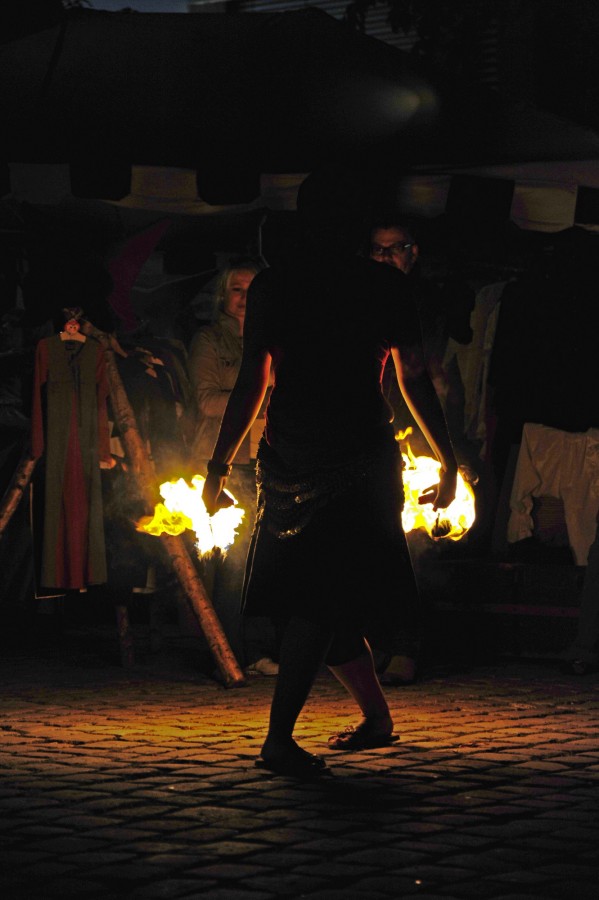 Saphira und Pojota Feuer und Tanz
