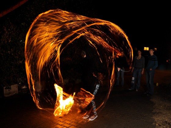 Zirksuwochenende Feuerjonglage